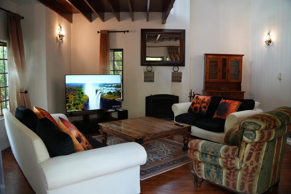 Communal lounge/ TV room, TV and multimedia, Seating area, Evening entertainment