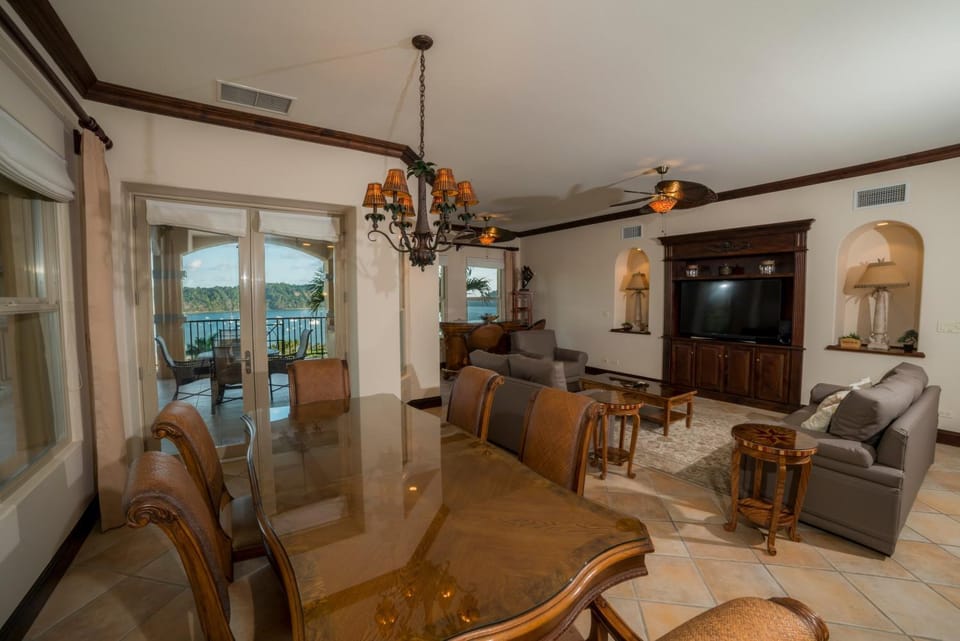 Marbella 3D 3 BR Ocean View House in Herradura