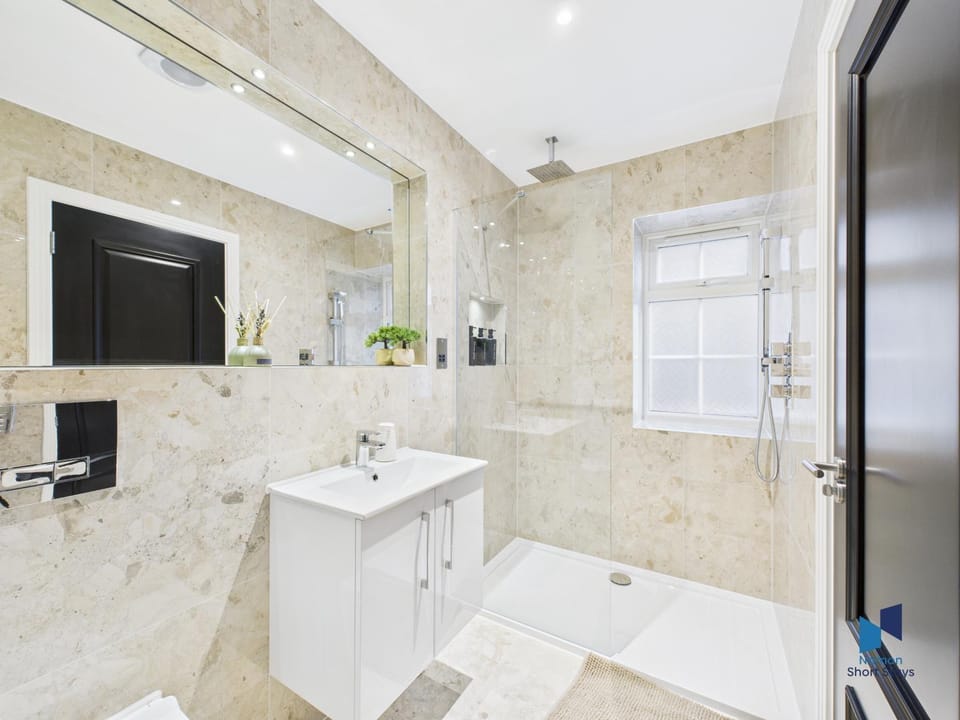 Shower, Bathroom, towels