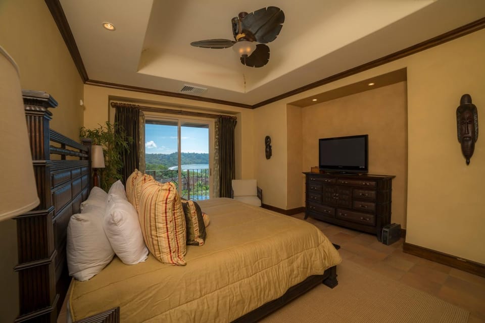 Montebello 1C - 3 bdr 3 bath Ocean view House in Herradura