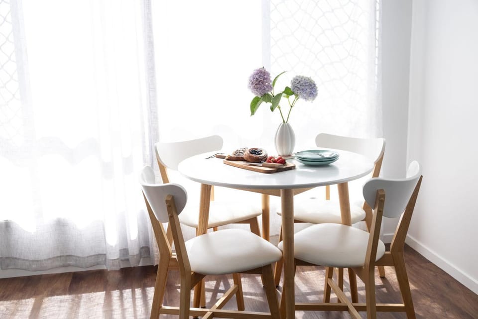 Seating area, Dining area