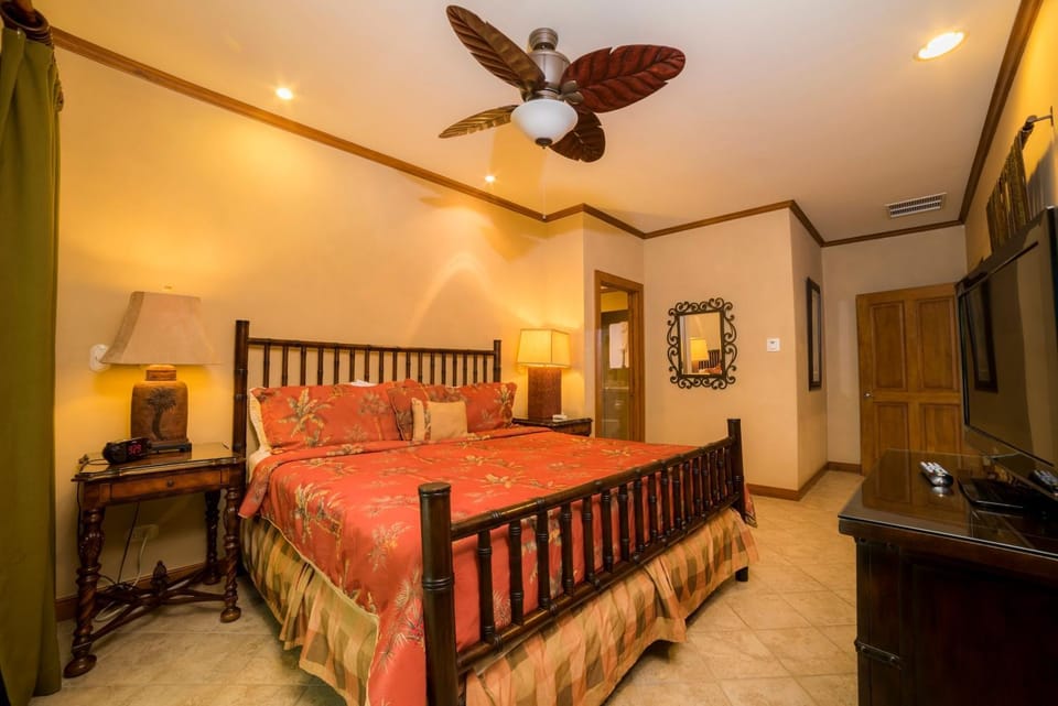Veranda 1E 3bdr 3 bath House in Herradura