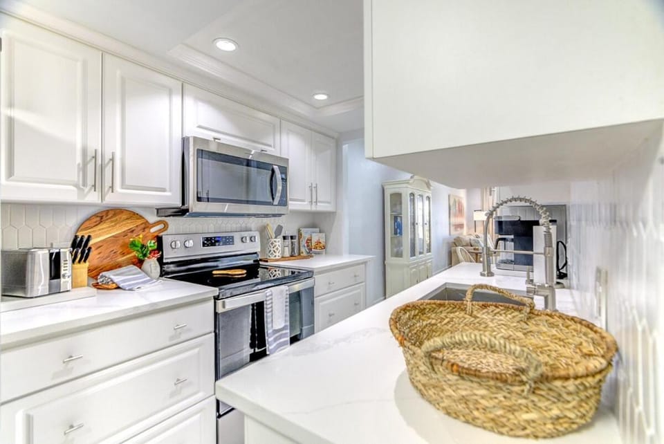 dishwasher, oven, stove, toaster, kitchen