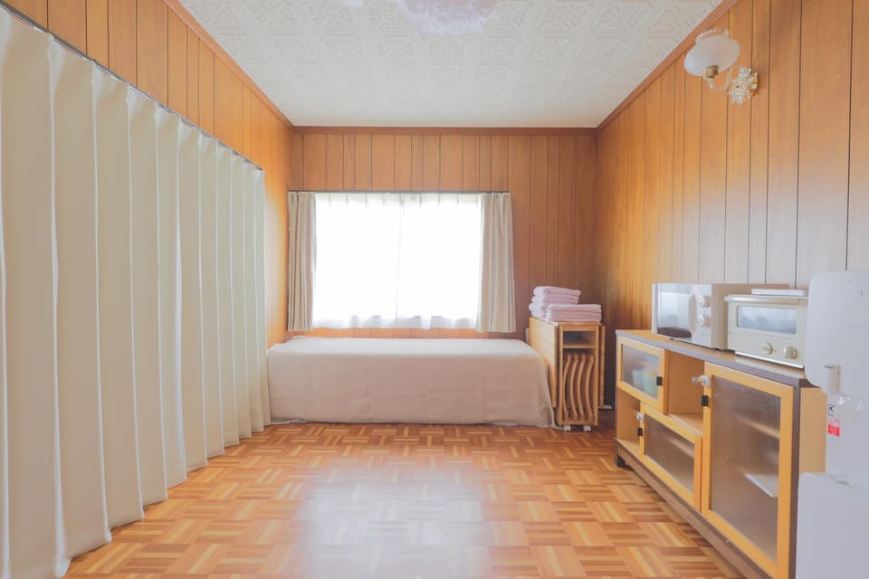Kitchen or kitchenette, Bedroom