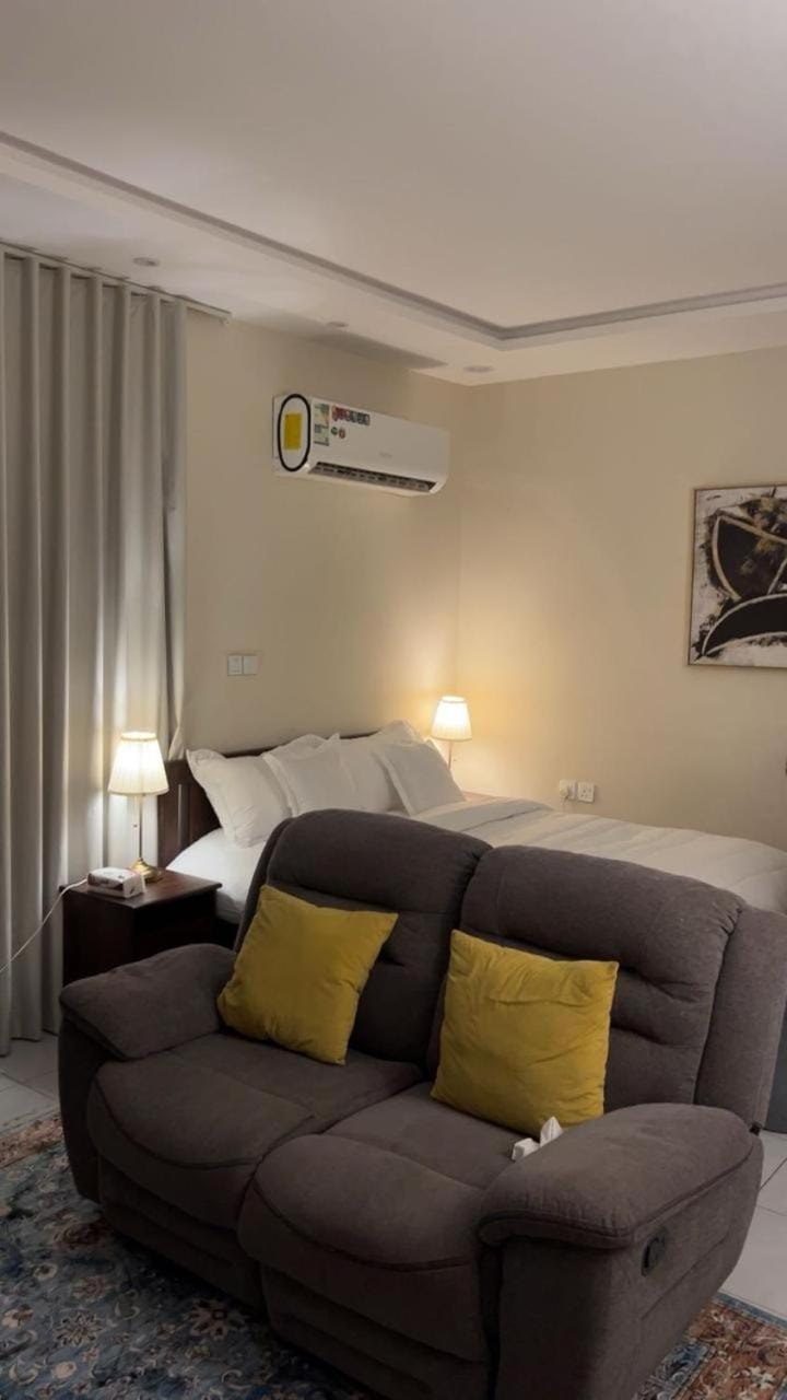 استديو روز الفندقي بمدخل خاص وجلسة خارجية Apartment in Riyadh