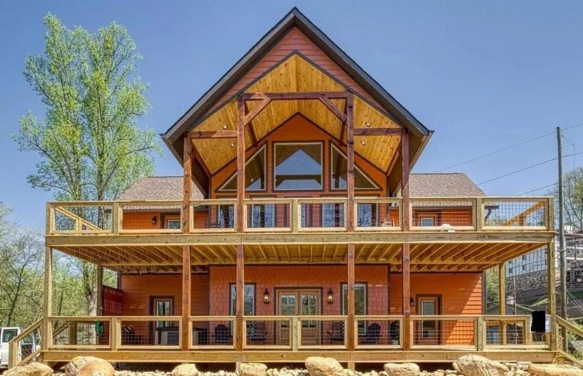 The Manor At Burg Hill-Arcade, Pool Table, Hot Tub, free Attraction Tickets! Chalet in Gatlinburg