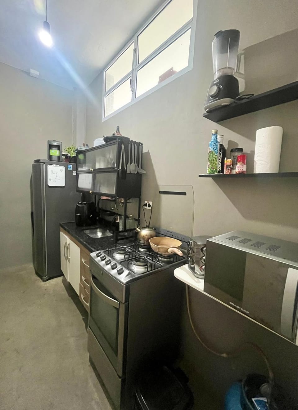 Coffee/tea facilities, Kitchen or kitchenette, minibar, oven, stove, toaster