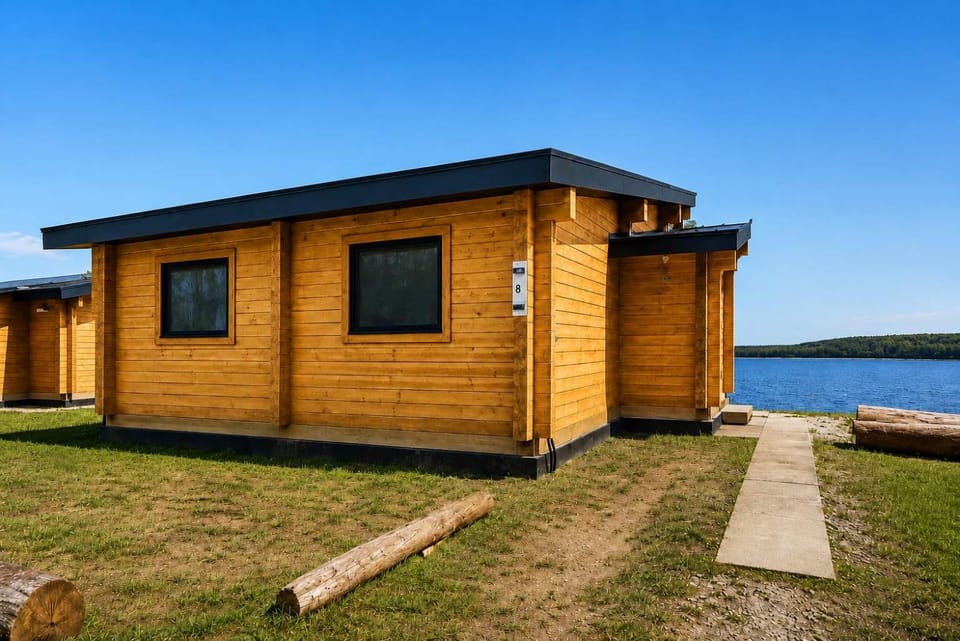 Rice Lake #8 2-BDR Lakefront Cottage House in Otonabee-South Monaghan