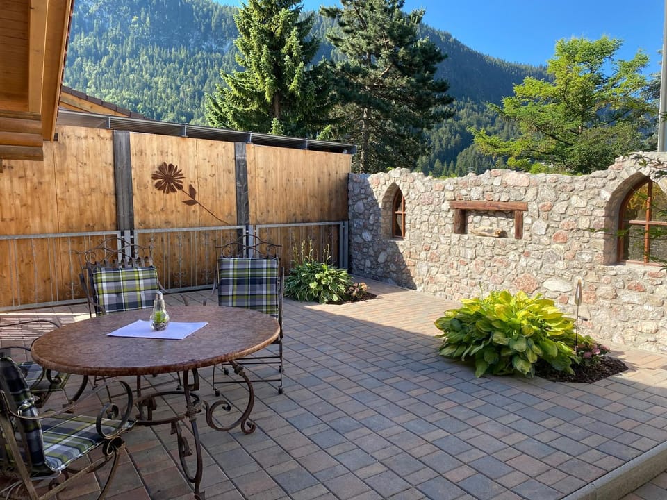 Patio, BBQ facilities, Balcony/Terrace