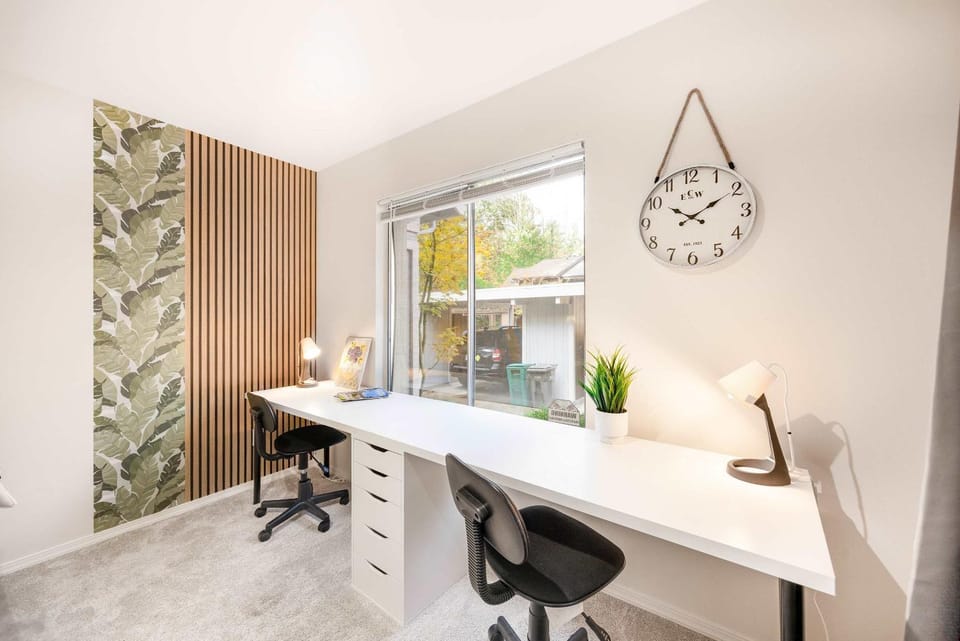 4B TH in Kirkland Woodinville Prime Location House in Bothell