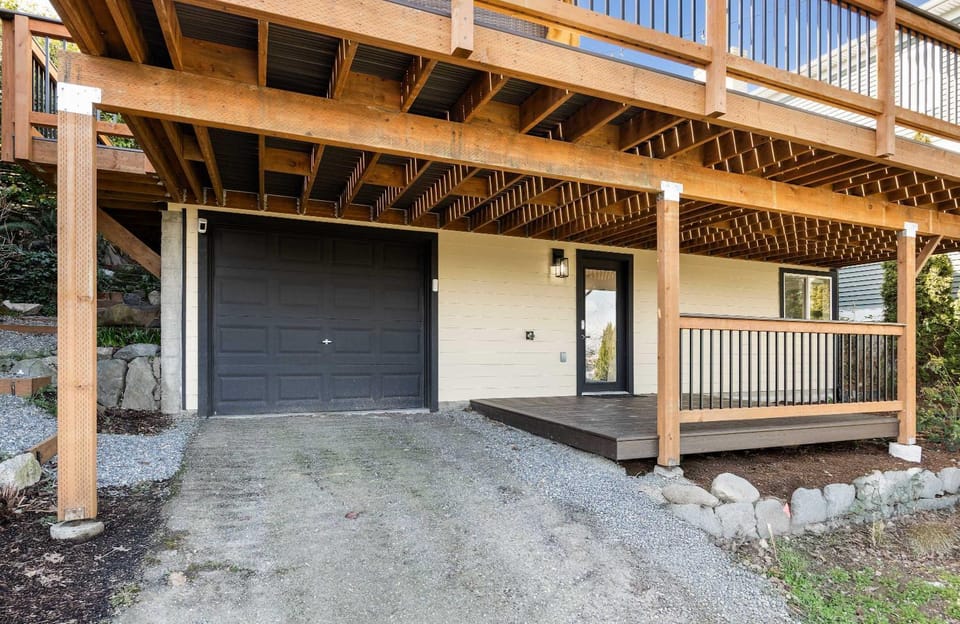 Remodeled 1BR Private Basement 9 Min to Beach Apartment in Seattle