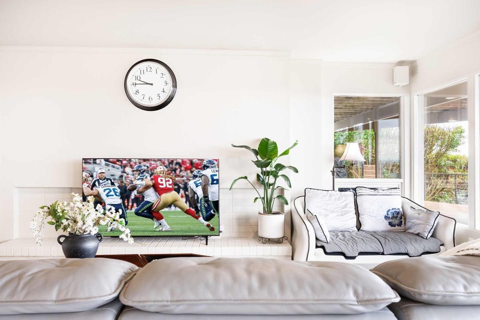 Luxury Bellevue 2B Basement w Stunning View House in Factoria
