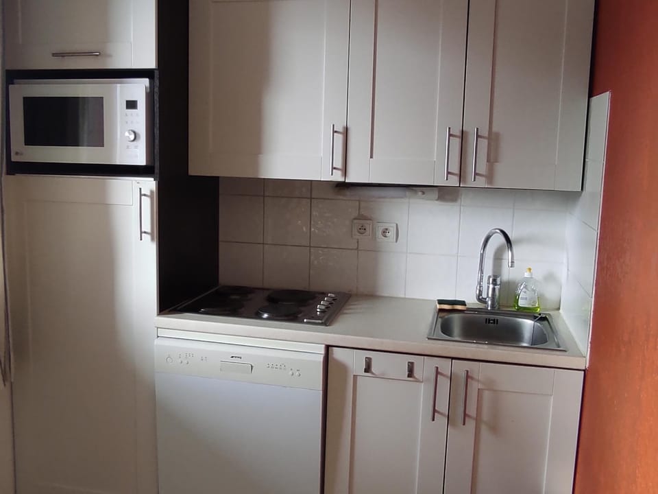 Appartement cosy à Super-Besse pour 6 personnes avec parking - FR-1-814-174 Apartment in Besse-et-Saint-Anastaise