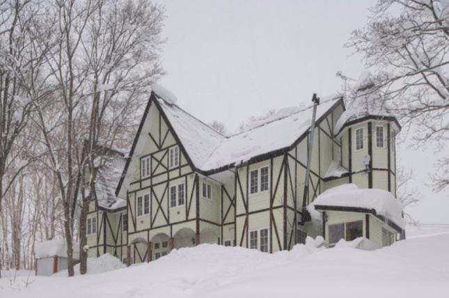 Henry Hotel in Niseko