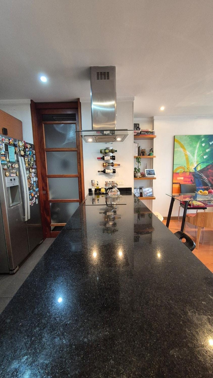 Bright, Warm, Comfy and Prime Location Apartment in Bogota