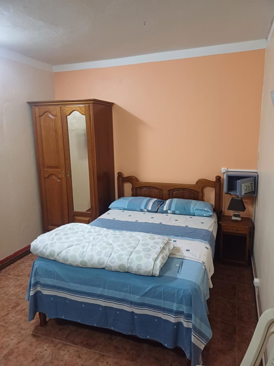 Bed, Photo of the whole room, Bedroom, wardrobe