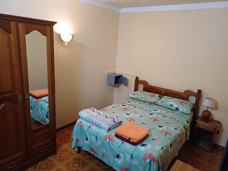 Bed, Photo of the whole room, Bedroom, towels, wardrobe