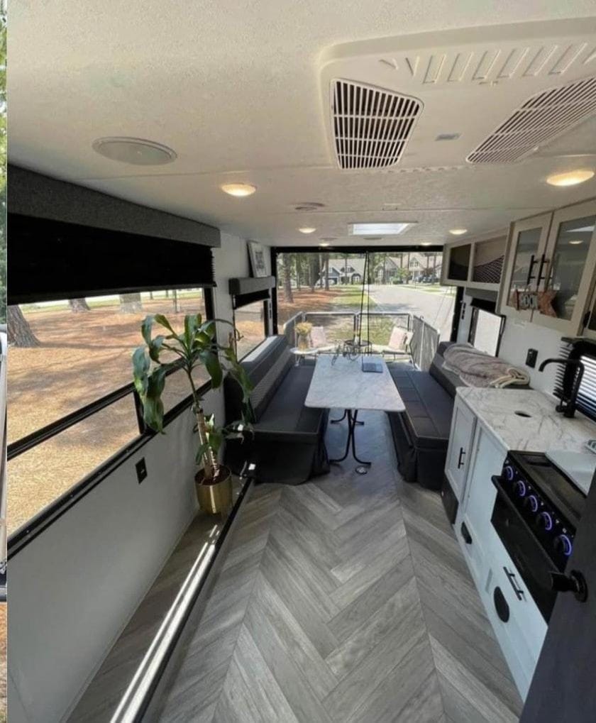 Mandalay RV House in Columbia