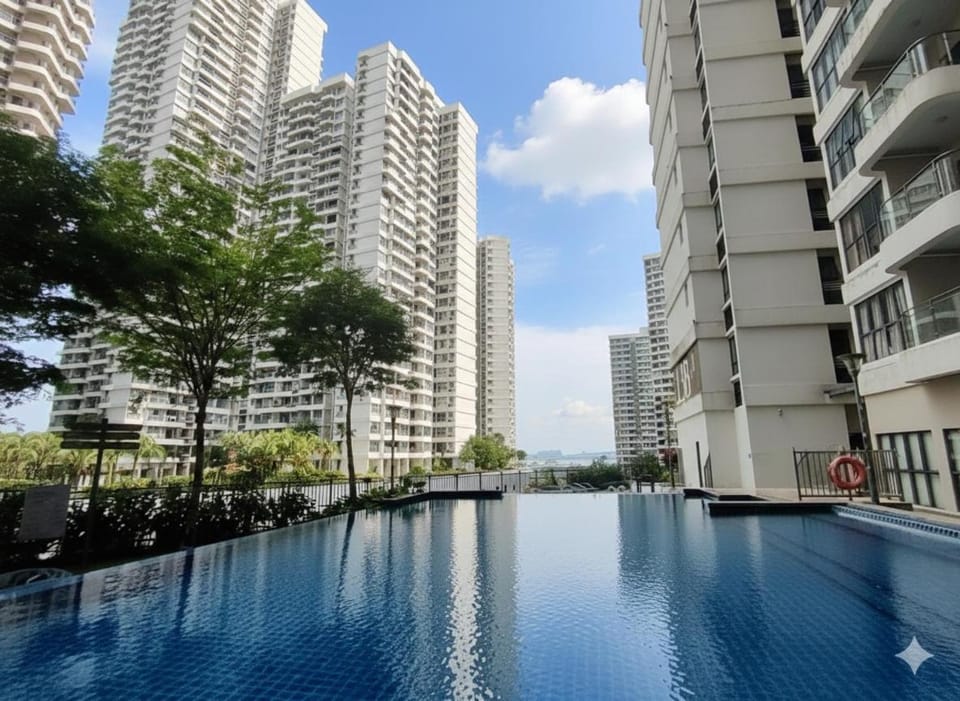 Danga Bay Beach-Side Family Getaway Apartment hotel in Johor Bahru