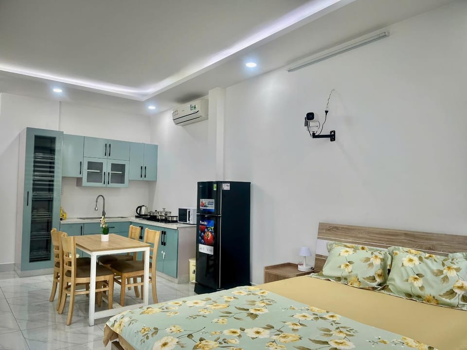 Kitchen or kitchenette, Photo of the whole room, Seating area, Bedroom
