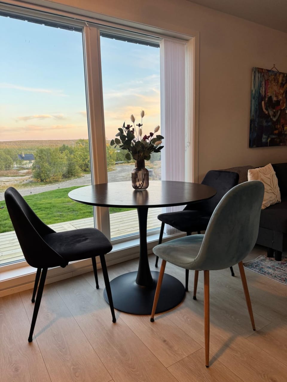 Living room, Seating area, Dining area