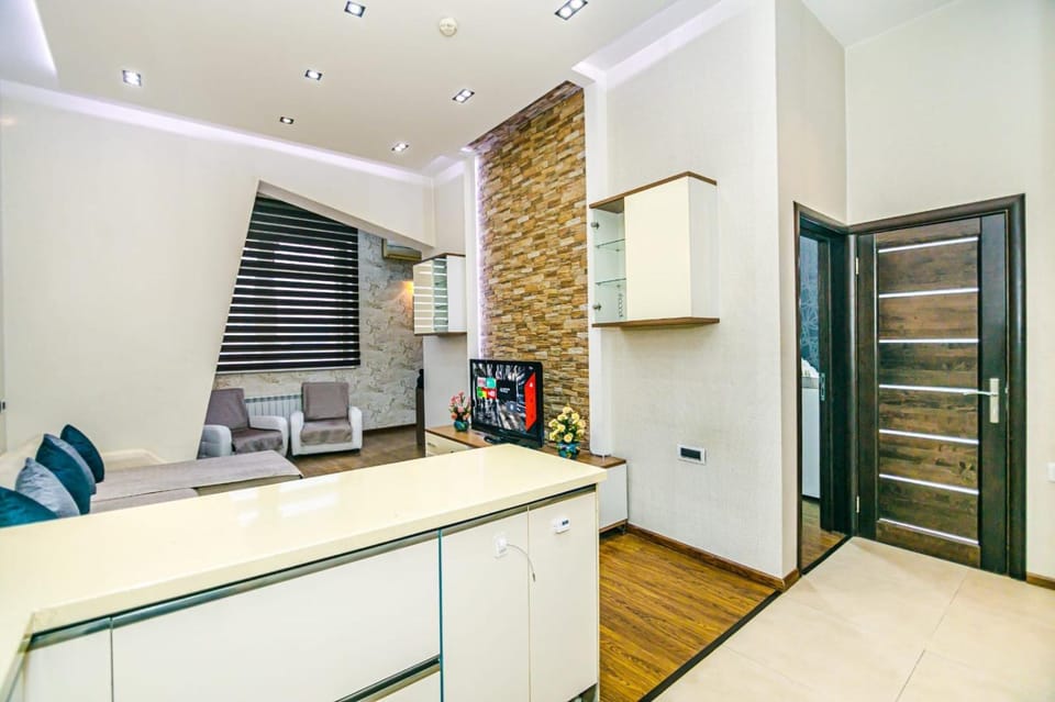 Kitchen or kitchenette, Seating area, Dining area