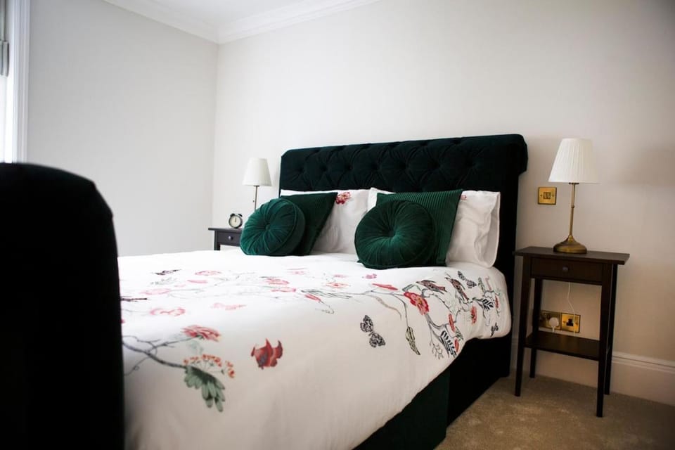 Grade II listed 3 bed townhouse in Exeter, Devon Apartment in Exeter