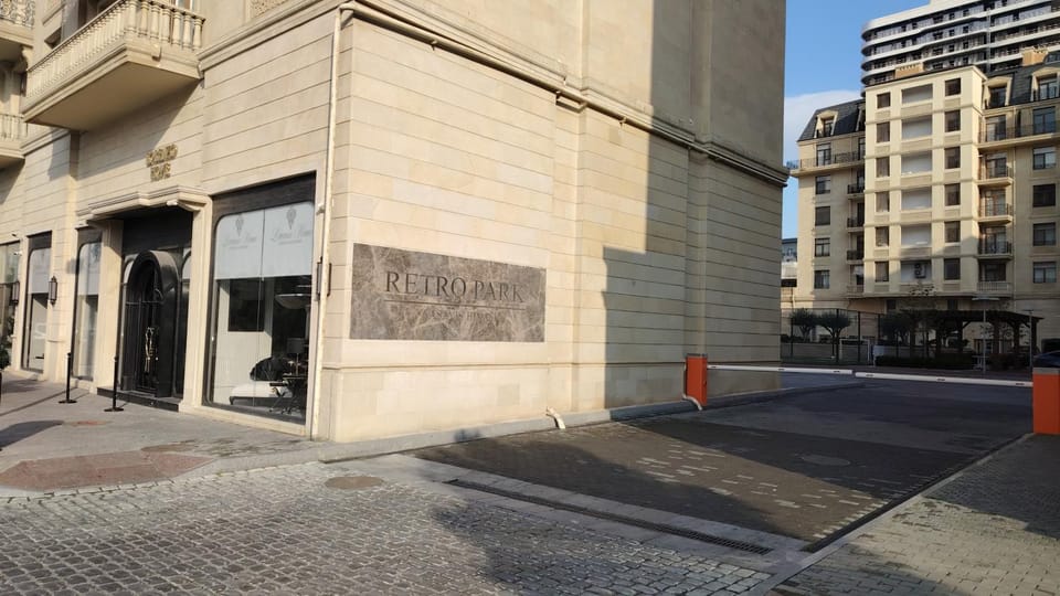 Property building, Facade/entrance