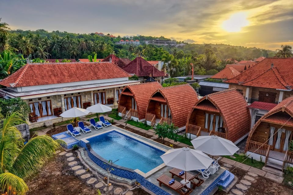 Property building, Pool view, Swimming pool, Sunset, sunbed