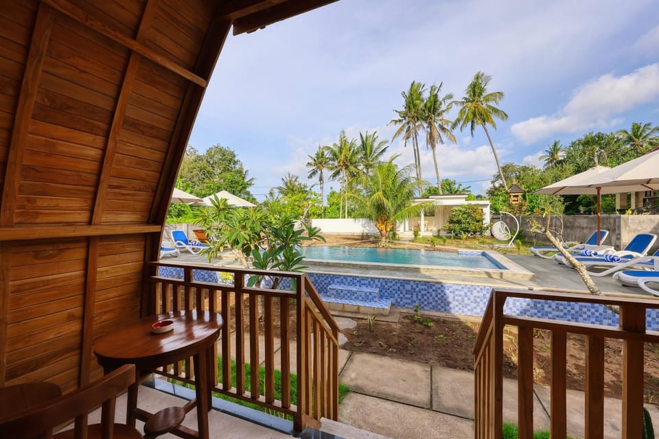Balcony/Terrace, Seating area, Swimming pool