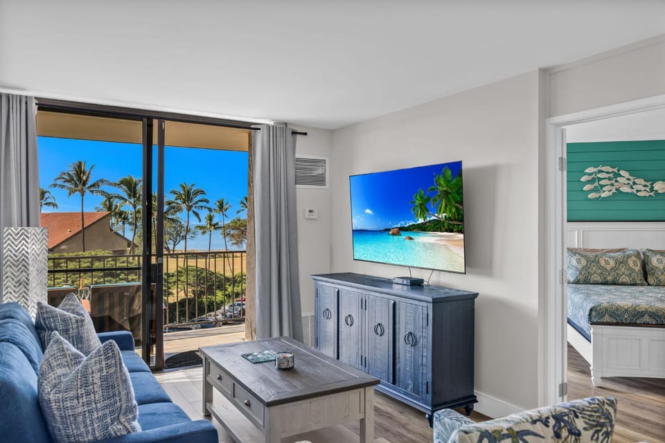 Hip Oceanfront Resort Vistas House in Kihei