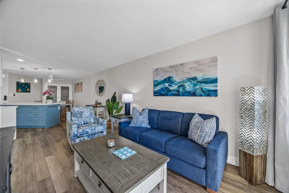 Hip Oceanfront Resort Vistas House in Kihei