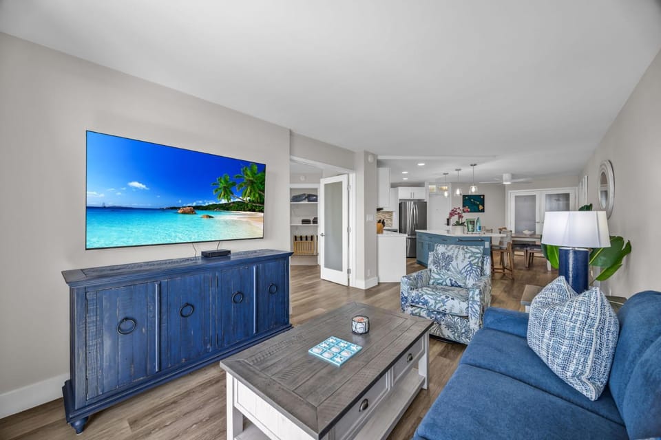Hip Oceanfront Resort Vistas House in Kihei