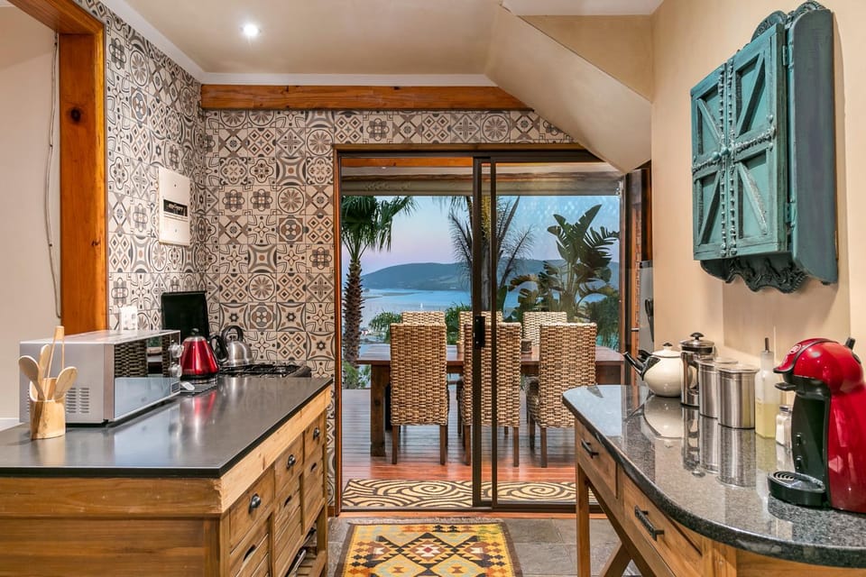 Coffee/tea facilities, Kitchen or kitchenette, Dining area, Breakfast, minibar, kitchen