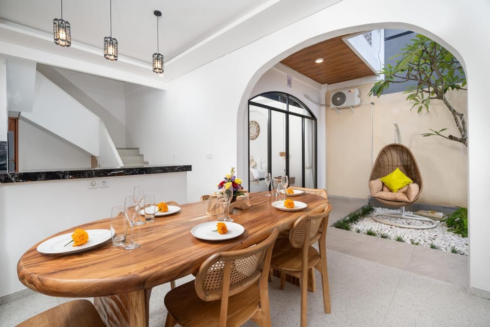 Seating area, Dining area