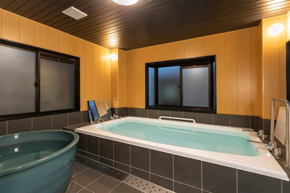 Hot Tub, Bathroom, Public Bath, Bath