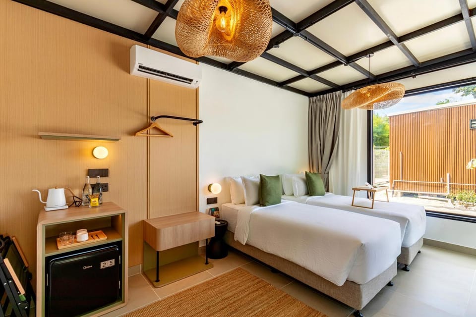 Bed, Photo of the whole room, Bedroom, air conditioner