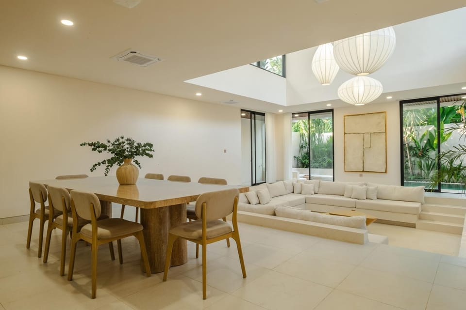 Living room, Seating area, Dining area