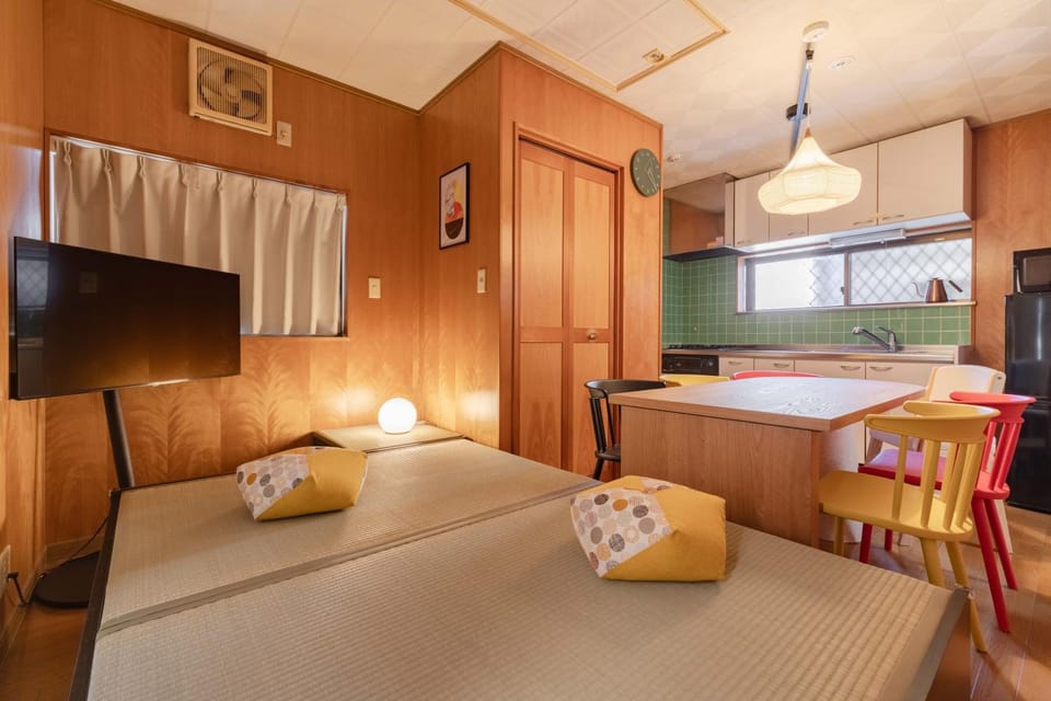 TV and multimedia, Living room, Seating area, Dining area