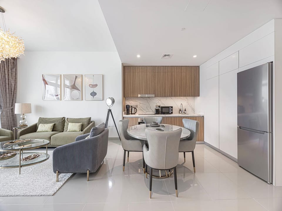 Kitchen or kitchenette, Living room, Seating area, Dining area, oven, stove