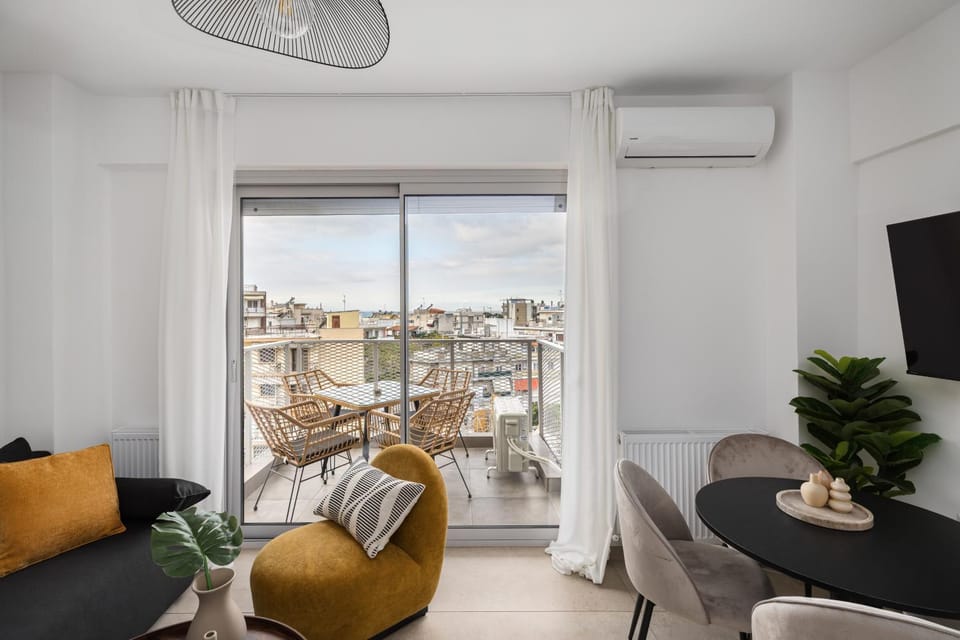 View (from property/room), Balcony/Terrace, Living room, air conditioner