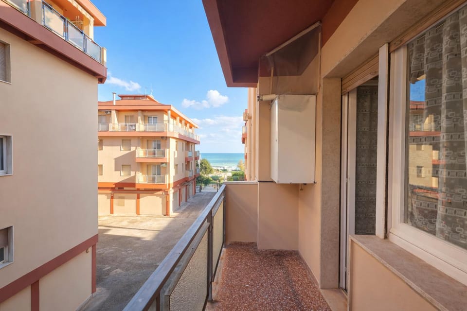 Property building, Balcony/Terrace