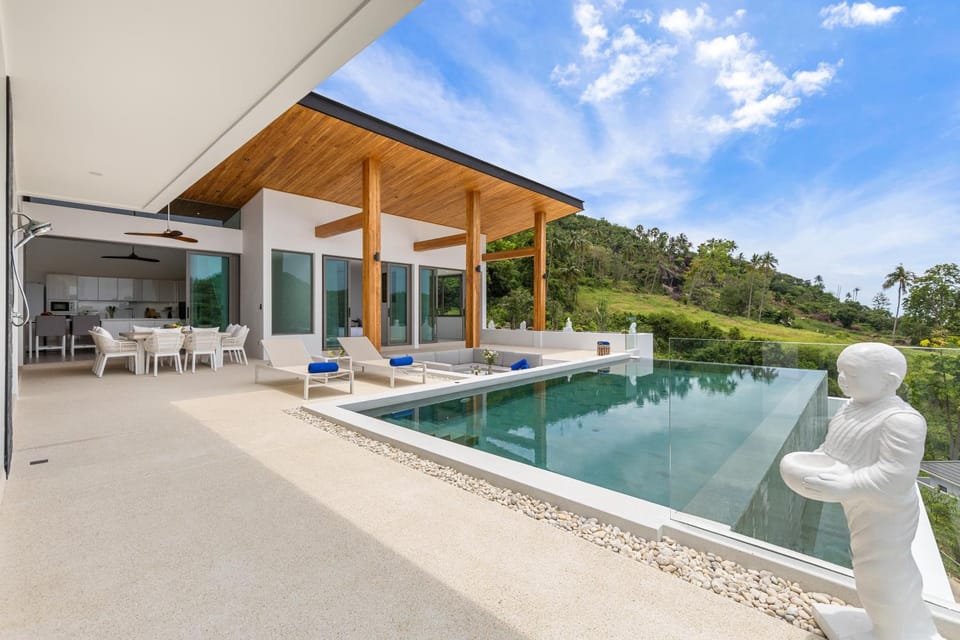 Villa Artelie 4BR Sea & Mountain View - 900m Silver Beach Villa in Ko Samui