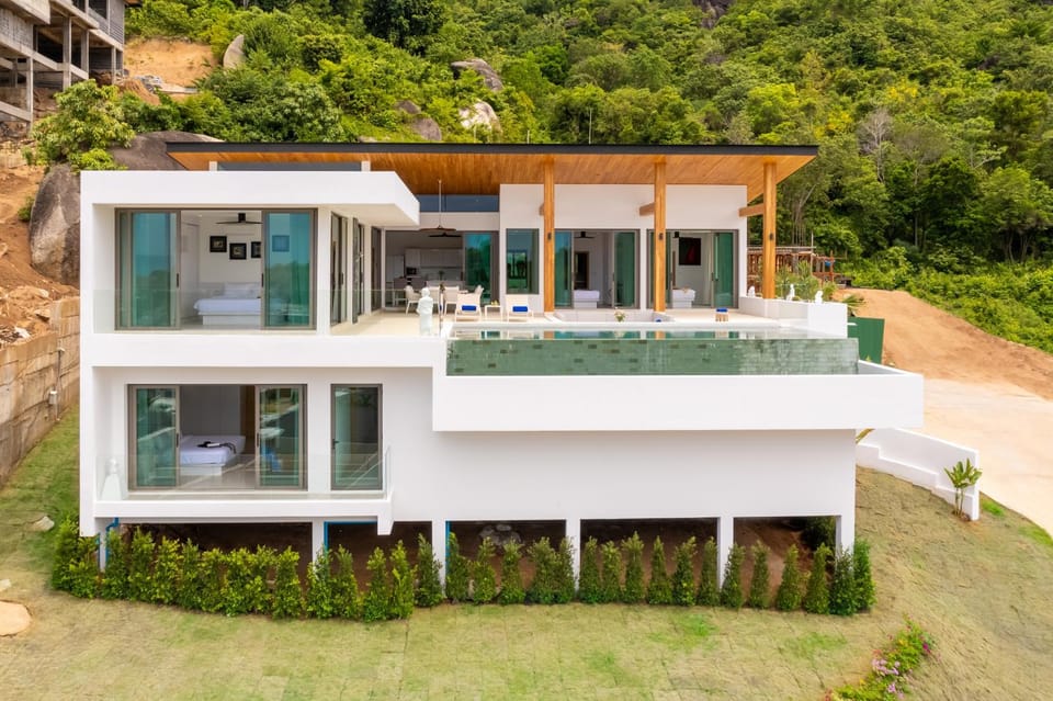 Villa Artelie 4BR Sea & Mountain View - 900m Silver Beach Villa in Ko Samui