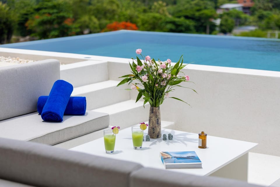 Villa Artelie 4BR Sea & Mountain View - 900m Silver Beach Villa in Ko Samui