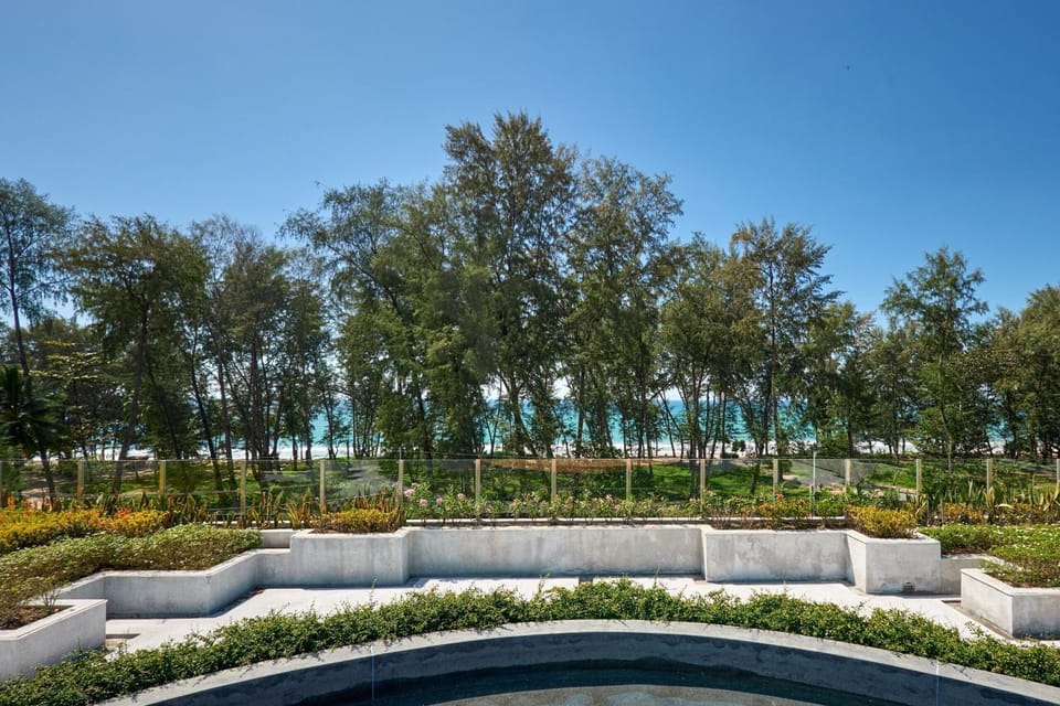 Garden view, Sea view