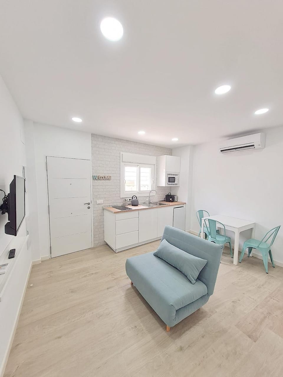 Kitchen or kitchenette, Living room, Dining area