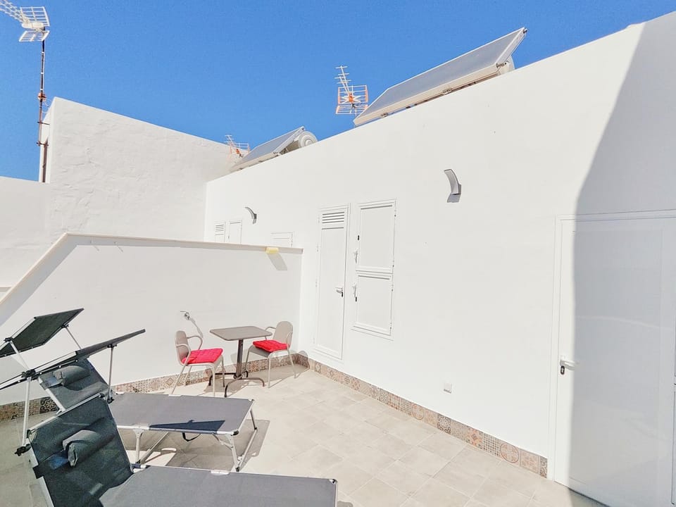 Balcony/Terrace, sunbed