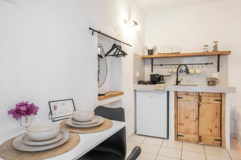 Kitchen or kitchenette, Living room