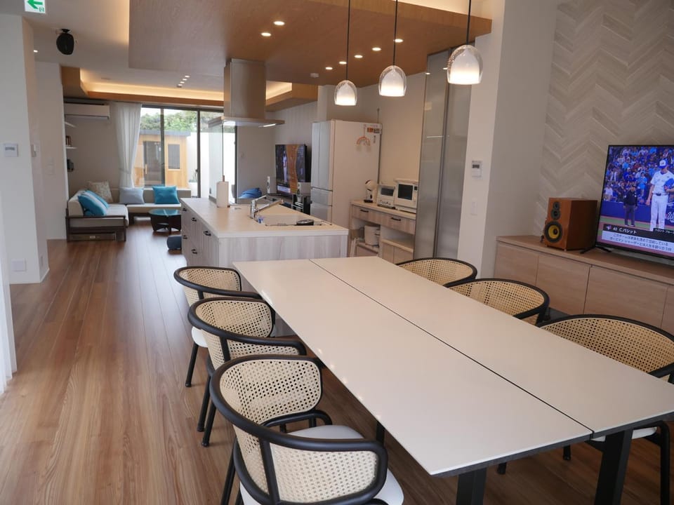 Communal lounge/ TV room, Dining area